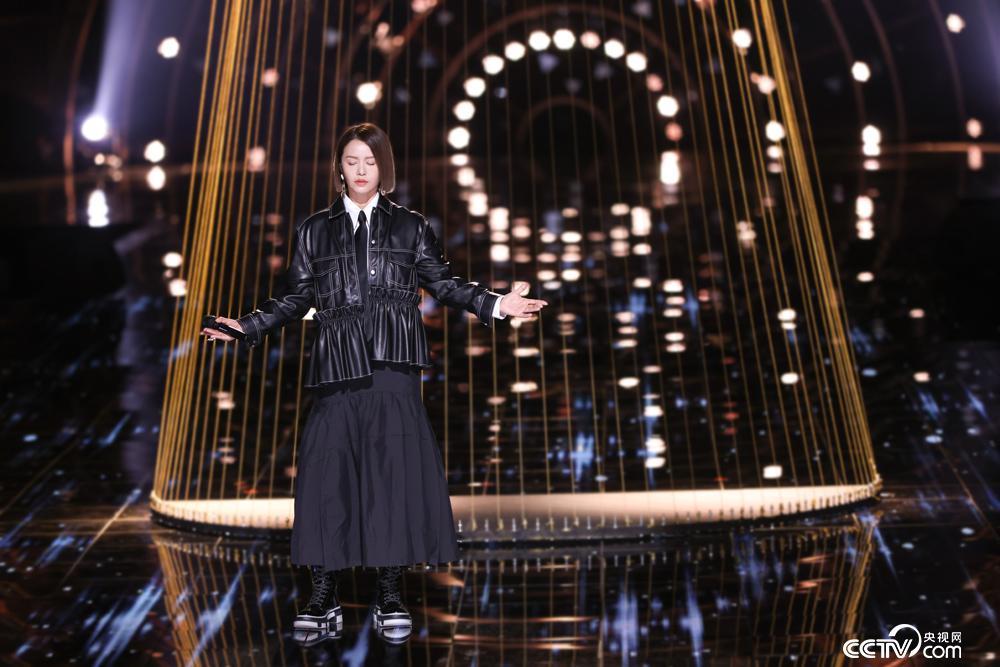 《经典咏流传》致敬英雄 3D沉浸式唱响“2021年第一声”