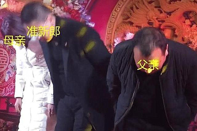 新娘父亲回应内衣不合身不让接亲,内衣不合身拒接亲新娘提出离婚