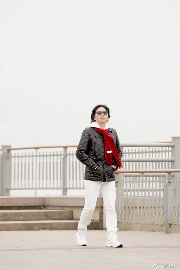 高晓松暴瘦至143斤 高老师的腿真的细长直