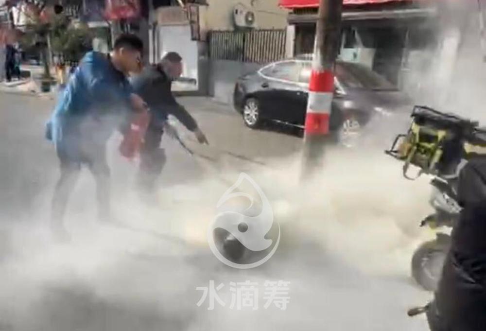 全身烧伤面积达80%！饿了么回应骑手自焚：支付治疗费