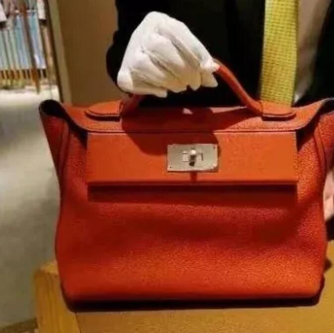 神操作！厦门一女子拍了张爱马仕包照片，骗子直接退回13万！