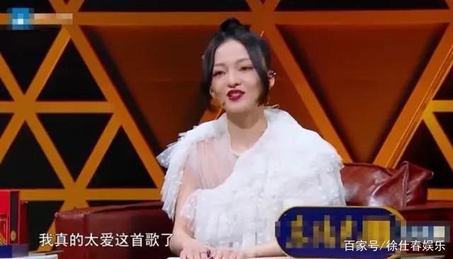 周传雄重返舞台被新人点评引争议 曾经红极一时