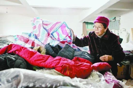 九旬老太10年还清2077万欠款,她是怎么做到的?