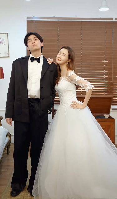 【吃瓜围观】官宣结婚?李多海换装试婚纱，自曝婚期将至