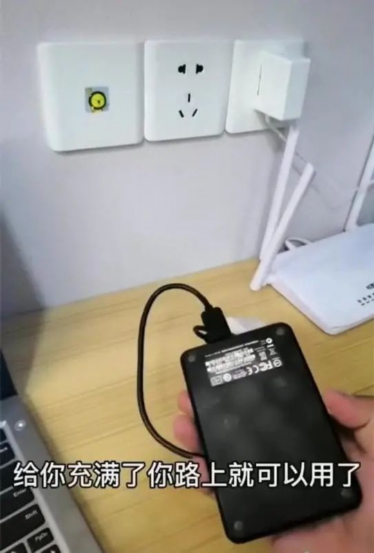 亮面改磨砂?老父亲用钢丝球帮儿子洗车 背后原因令人动容