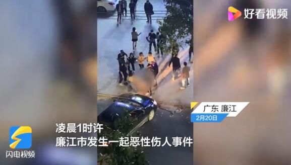 警方通报男子被围殴后遭轿车碾压 司机想救人反而害了人