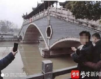 32岁女子栽在小男友手里！男子假装自杀女友相救溺水身亡