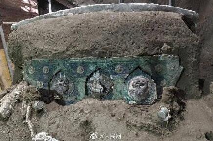 庞贝古城遗址出土仪式用花车，车体形态完整几乎完好无损【图】