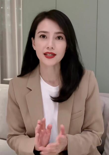 赵又廷爸爸夸高圆圆完美 对儿子儿媳相当满意
