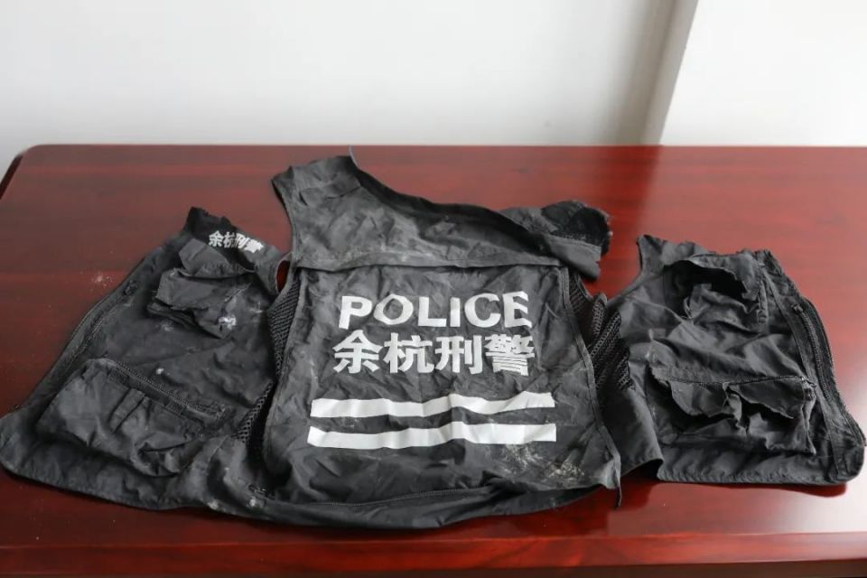 心疼！杭州36岁刑警办案时坠楼 出事那天他勘查了4个现场！ 