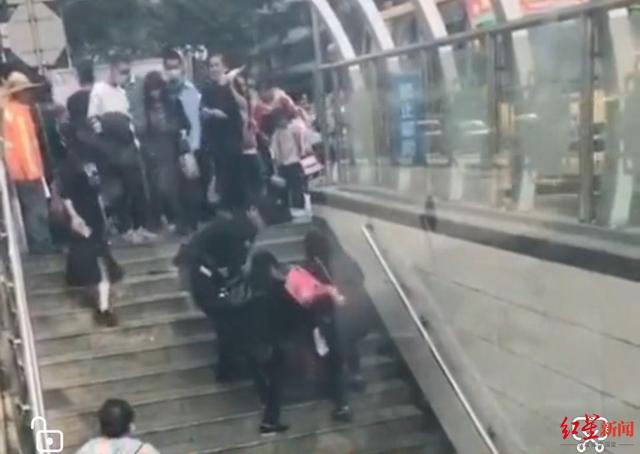 老人摔跤没人敢扶?真相曝光 具体是啥情况?