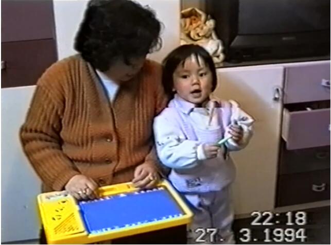 邓紫棋发视频悼念外婆：你依然像时常陪伴着我