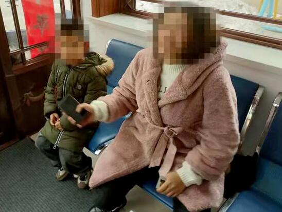 5岁娃凌晨达出家门 3小时后家人看朋友圈才知孩子丢了