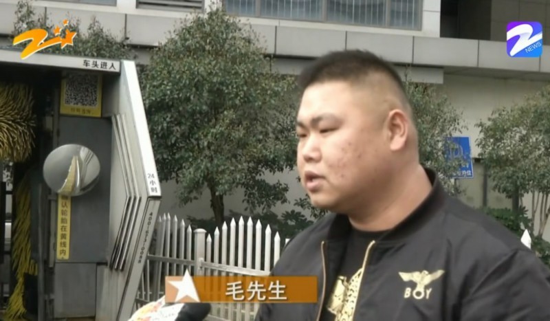 不仅无良而且还无赖!7人讨薪在食堂吃4个菜被收7万元