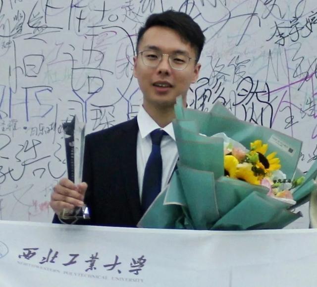高校学霸作息表曝光,密密麻麻……网友:看呆了!
