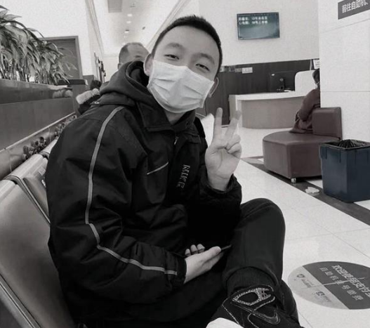 “错换人生”28年姚策离世,生父透露生前最后状况:说不了话,但走得安详