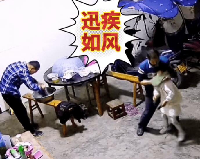 萌娃懵了！爷爷狂风暴雨般给孙女洗脸，突然刷爆朋友圈