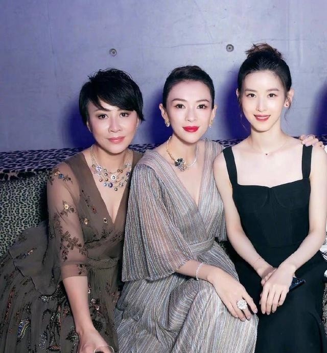 气质、优雅、酷飒、白富美!章子怡刘嘉玲章泽天刘雨昕同框太绝了