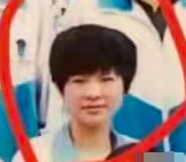曝光女网红项思醒隐私 前男友被拘 女主整容前照片被扒判若两人