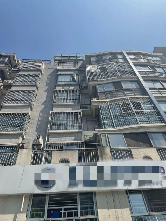 存在精神异常问题?合肥一2岁男童坠亡,嫌疑人系其母亲