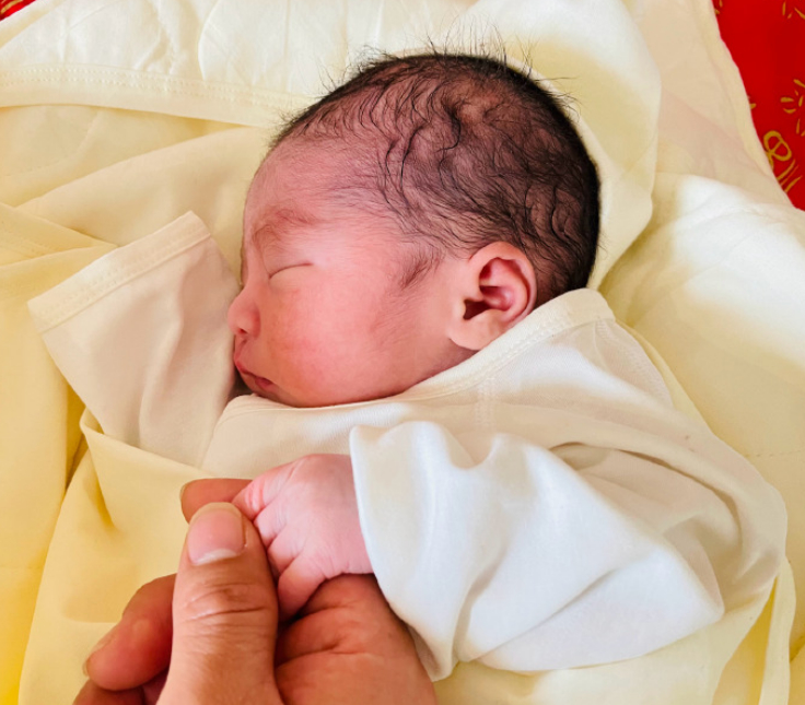 大方晒儿子正脸照!德云社演员烧饼二胎得子,期待三胎生女儿