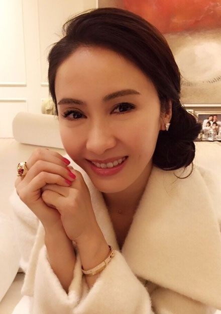 冻龄女神!李嘉欣晒与黎姿聚会合照 豪门阔太幸福都写在脸上