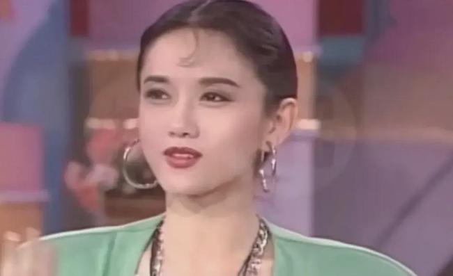 港风美女!杨丽萍20年前超惊艳 头身比完美 四肢纤细修长