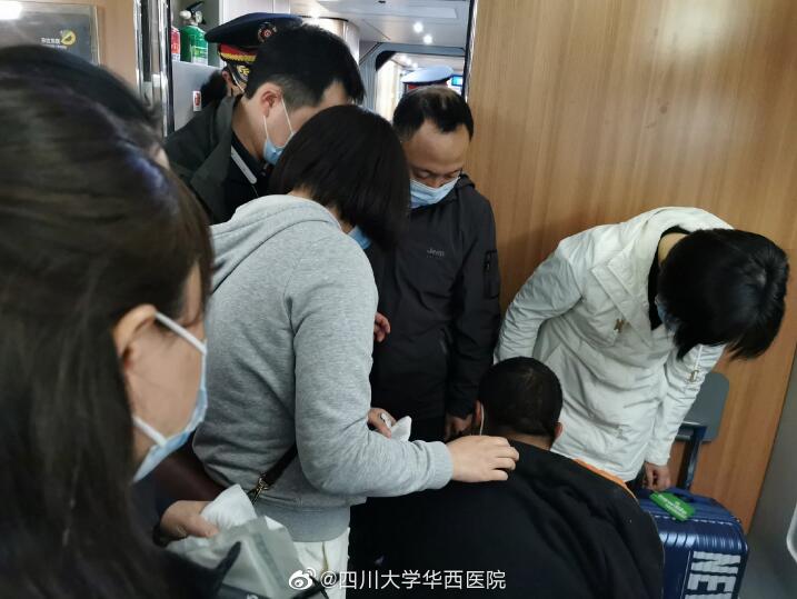饱和式救援！动车乘客突发疾病遇上55名医生