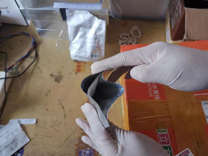面膜藏毒，云南西双版纳查获液体状冰毒3.52千克