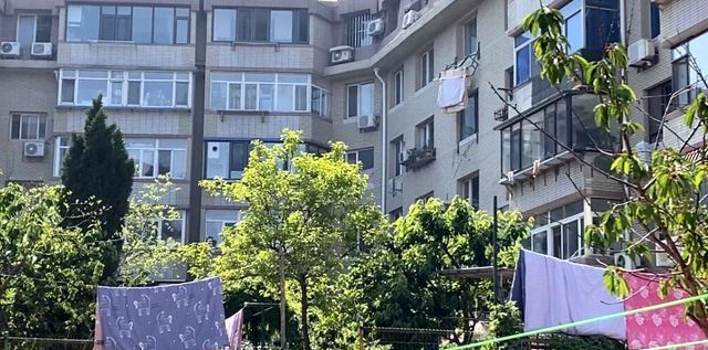 【悲剧】女子晾晒被子从五楼坠落身亡 发生了什么?