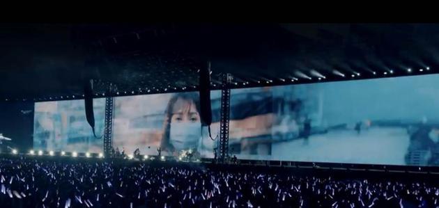 五月天线上演唱会周年MV释出 为抗疫医护打气