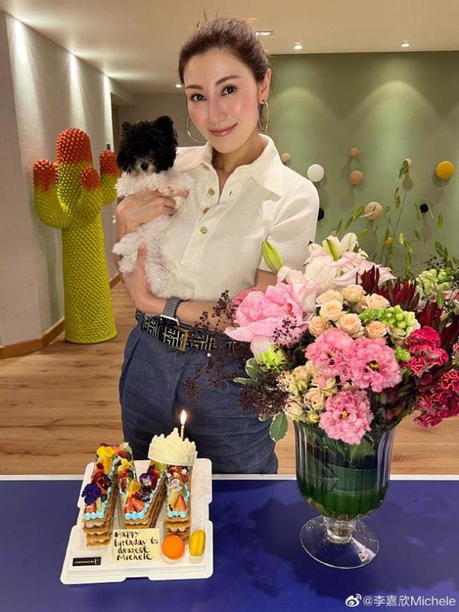 黎姿晒合照为李嘉欣庆祝生日 好姐妹聚会开心同框