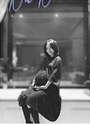 谢娜新书分享小女儿百日宴现场 还罕晒三胎孕肚照