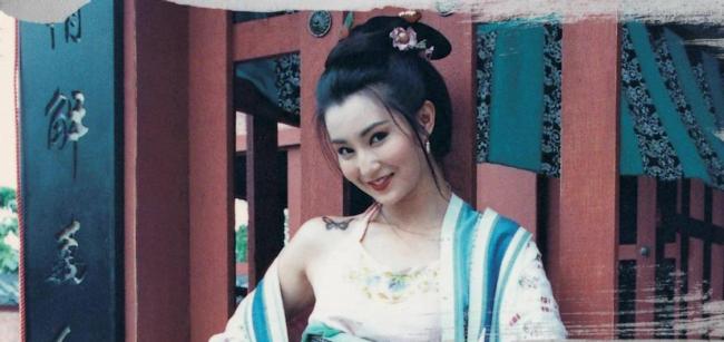57岁张曼玉久违现身当DJ 谢霆锋郭富城在旁围观