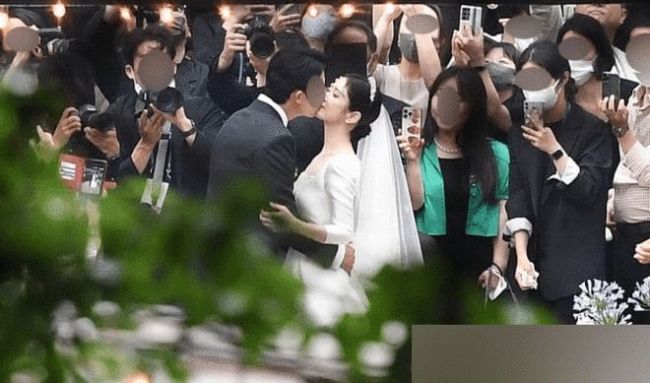 张娜拉发博晒婚纱照：感谢所有人的关心与祝福