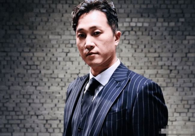 韩女团成员HaNi与大9岁精神科医生交往2年 公司承认