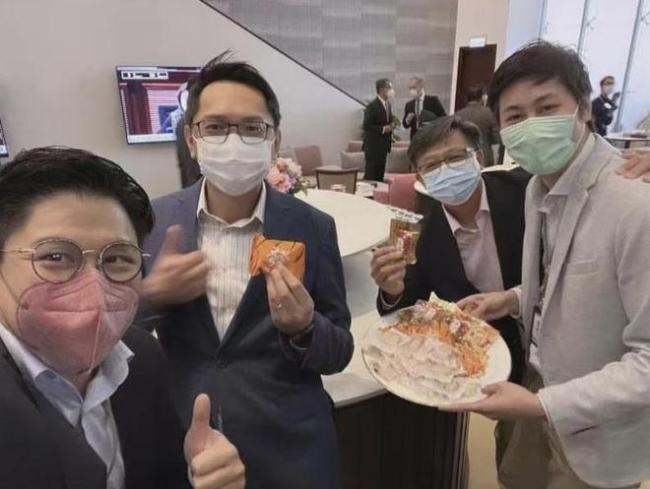 贤内助！郭晶晶亲手做雪花酥 霍启刚骄傲送同事