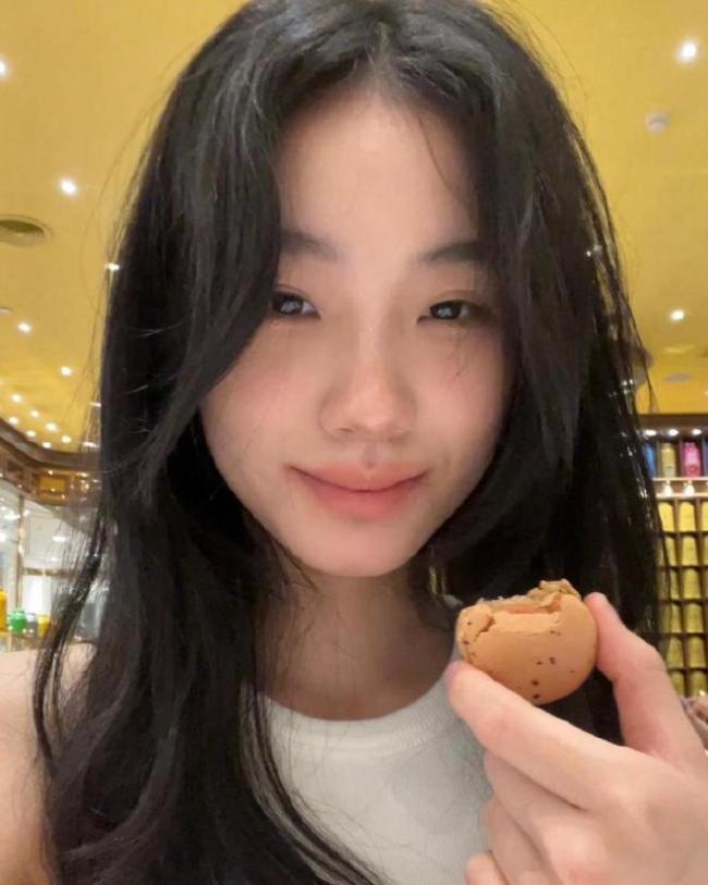 小s为二女儿击剑比赛打call 笑称不爽其被说像大s