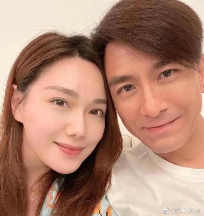 马国明承认和汤洛雯已同居 透露和女友了养两只猫