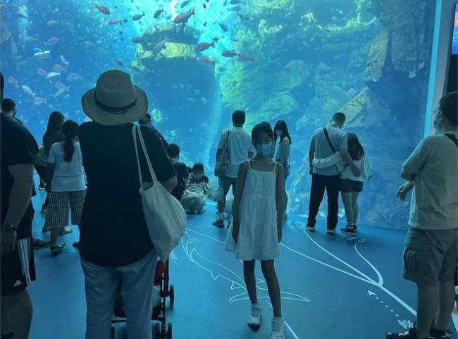 小S晒全家暑假出游照 心情似未受老公夜店搂妹影响