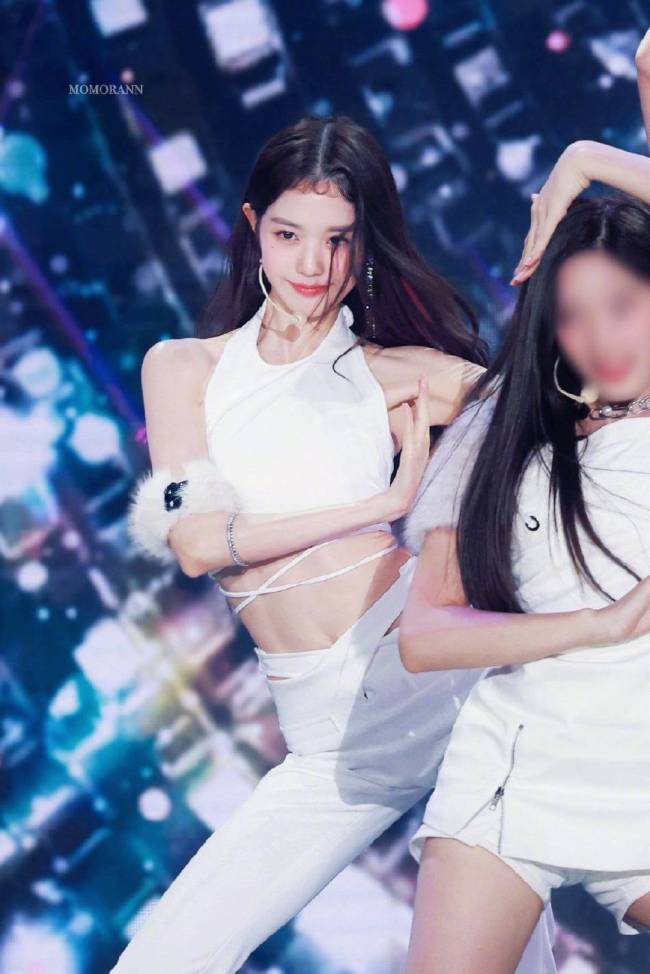 哇哦！韩国天菜美女张元英蛮腰大长腿 太诱人