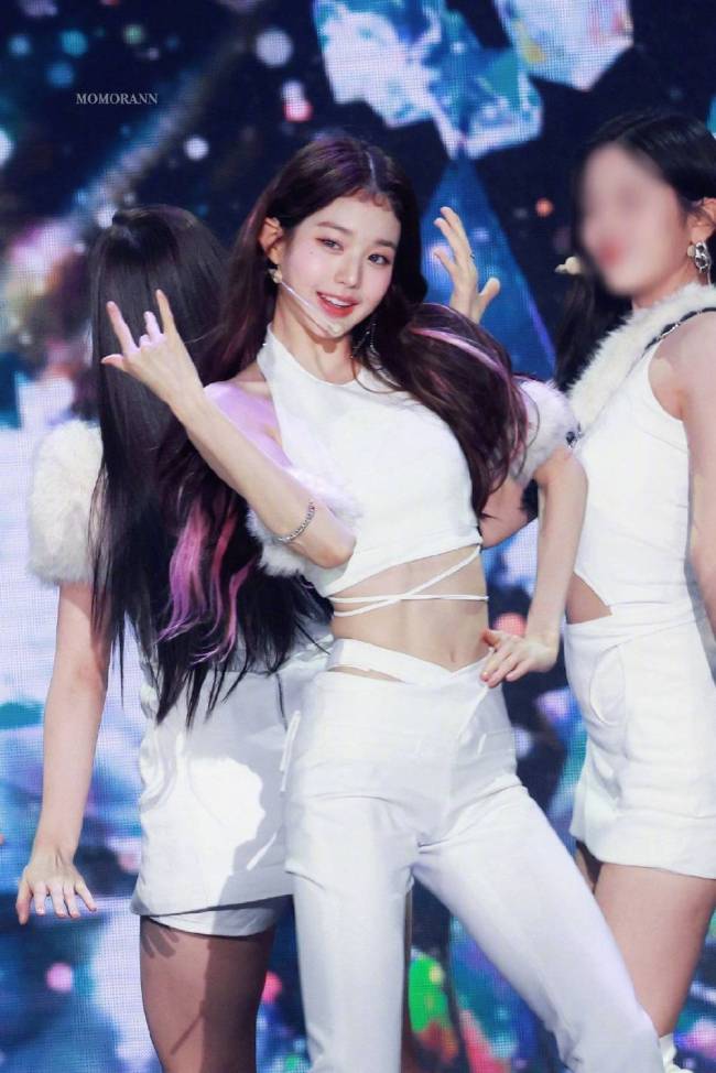哇哦！韩国天菜美女张元英蛮腰大长腿 太诱人