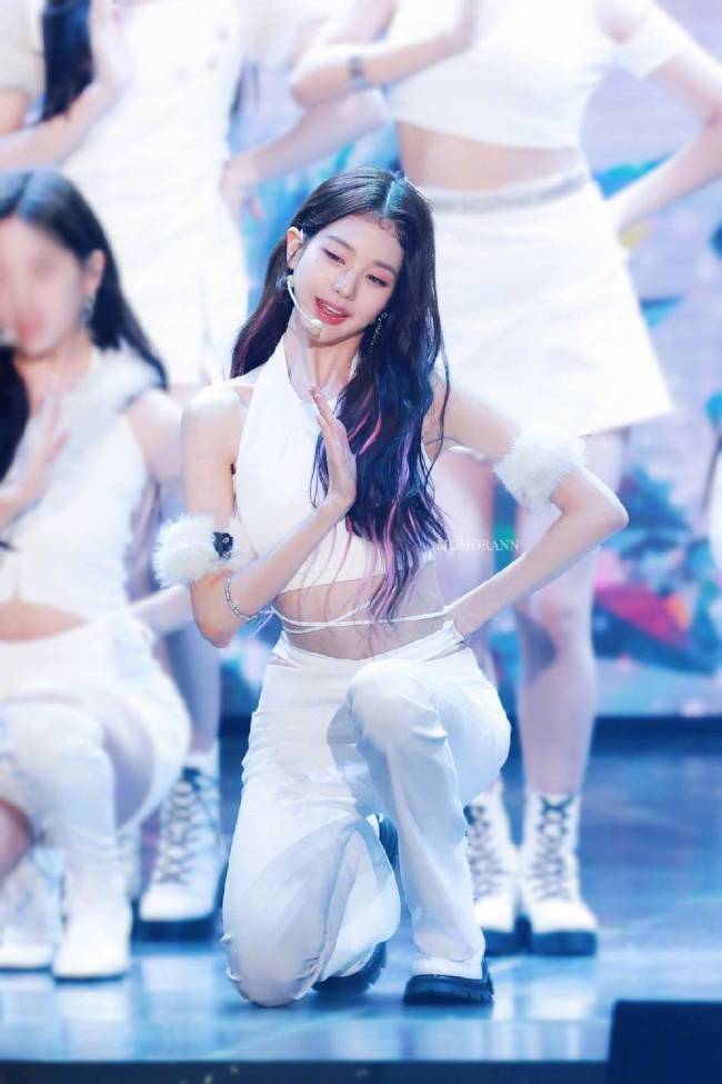 哇哦！韩国天菜美女张元英蛮腰大长腿 太诱人