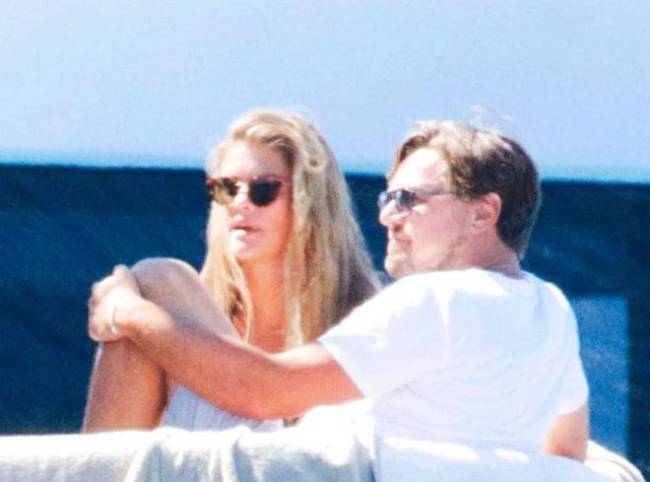 外媒曝小李子与22岁模特新恋情 女方拒绝谈论此事