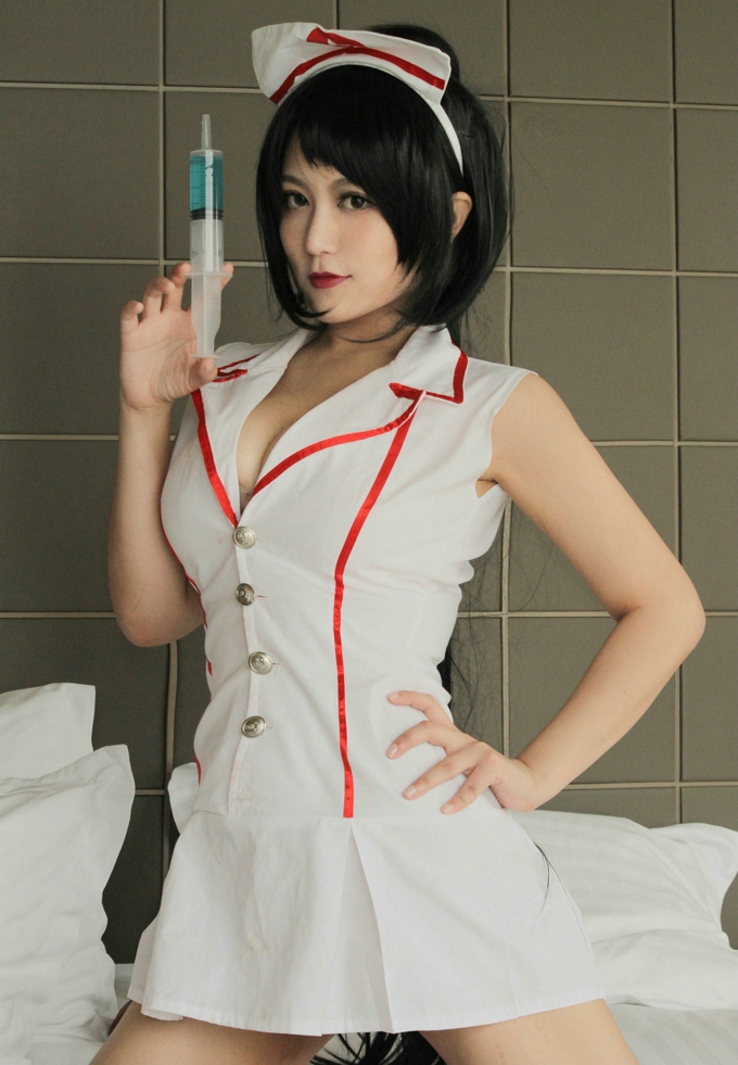 嫩模莲漪lenne丰满迷人的打针护士诱惑撩人写真