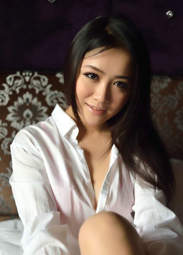 90后巨乳性感小美女私房甜美靓丽迷人