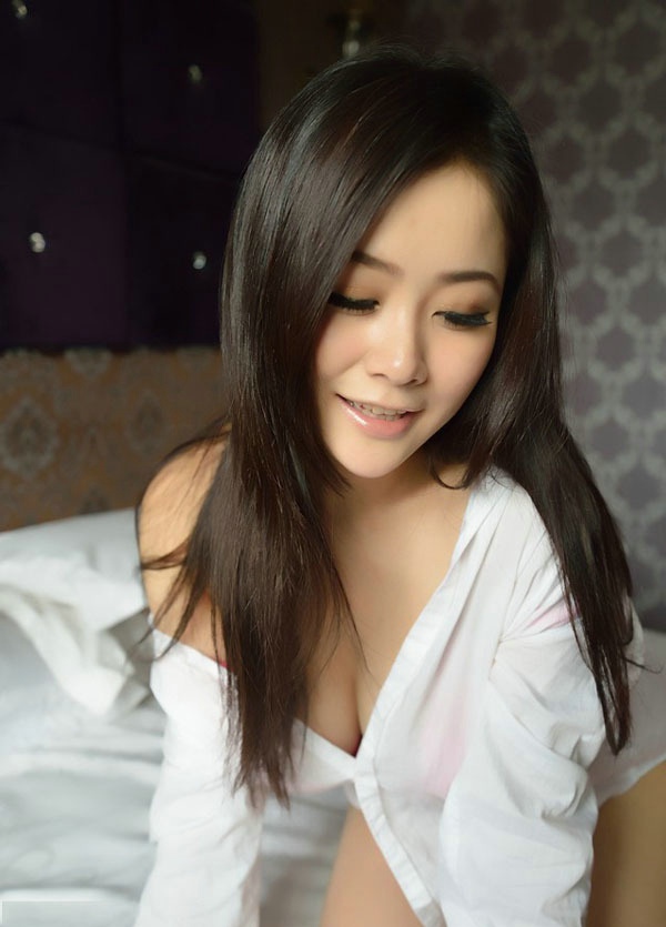 90后巨乳性感小美女私房甜美靓丽迷人