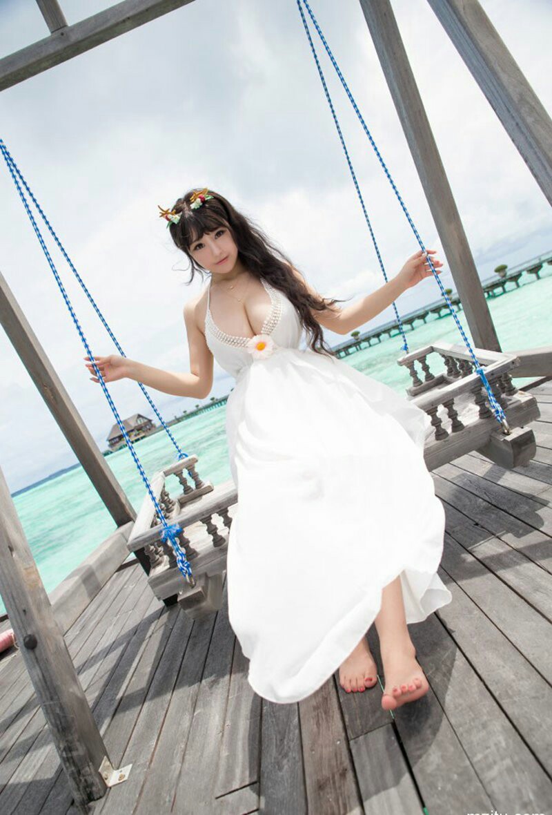 超级极品巨乳女神海边写真双峰诱人写真