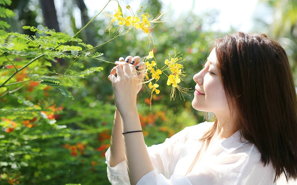 嫩模许诺Sabrina牛仔热裤性感内衣湿身透视楚楚可人迷人写真