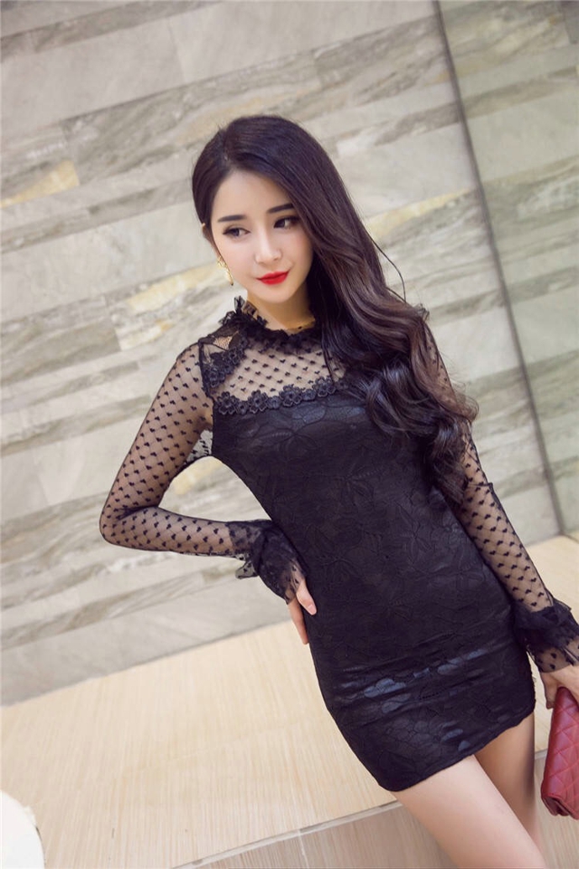 气质美女蕾丝裙装性感撩人情趣诱惑写真